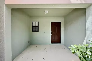 2409 Hibiscus Bay Ln, Brandon, FL 33511 - Photo 3