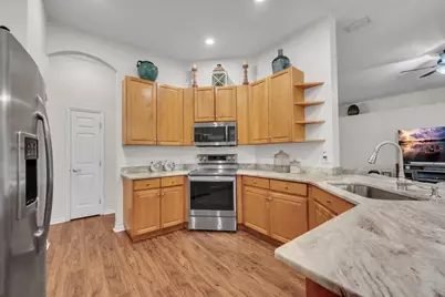 16135 Bridgedale Drive, Lithia, FL 33547 - Photo 9