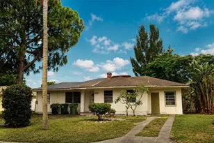 1302 28th St W, Bradenton, FL 34205 - Photo 1