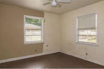 1302 28th Street W, Bradenton, FL 34205 - Photo 9