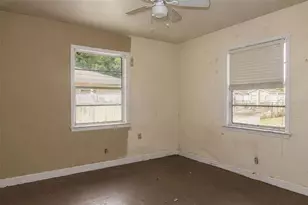 1302 28th St W, Bradenton, FL 34205 - Photo 9