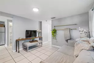 1011 14th St N, Saint Petersburg, FL 33705 - Photo 25