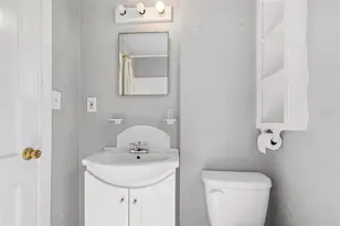 1011 14th St N, Saint Petersburg, FL 33705 - Photo 37