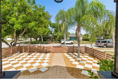 1011 14th Street N, Saint Petersburg, FL 33705 - Photo 45