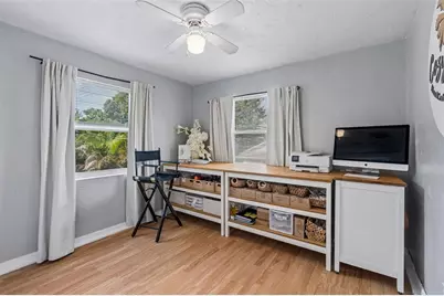 1011 14th Street N, Saint Petersburg, FL 33705 - Photo 31