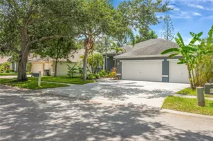 1128 Lumsden Trace Cir, Valrico, FL 33594 - Photo 3