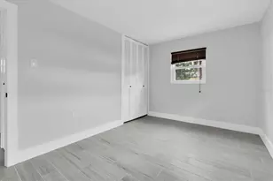 4201 Des Moines St NE, Saint Petersburg, FL 33703 - Photo 13