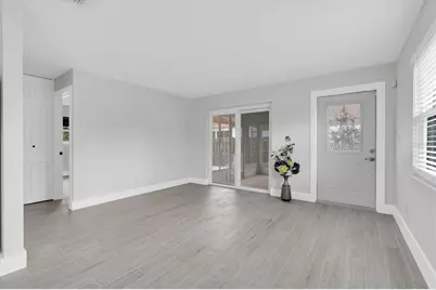 4201 Des Moines Street NE, Saint Petersburg, FL 33703 - Photo 3