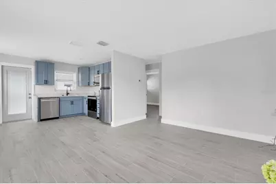 4201 Des Moines Street NE, Saint Petersburg, FL 33703 - Photo 3