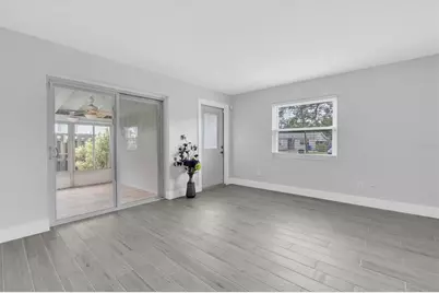 4201 Des Moines Street NE, Saint Petersburg, FL 33703 - Photo 5