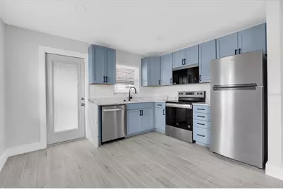 4201 Des Moines Street NE, Saint Petersburg, FL 33703 - Photo 9