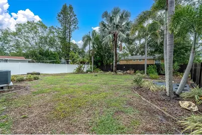 4201 Des Moines Street NE, Saint Petersburg, FL 33703 - Photo 21