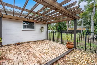4201 Des Moines Street NE, Saint Petersburg, FL 33703 - Photo 21
