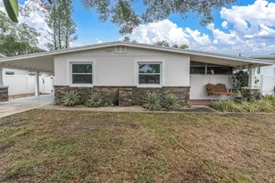 4201 Des Moines St NE, Saint Petersburg, FL 33703 - Photo 1
