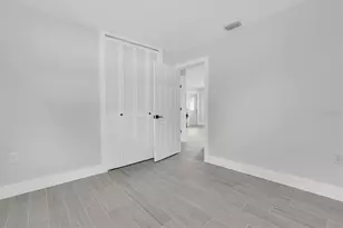 4201 Des Moines St NE, Saint Petersburg, FL 33703 - Photo 15