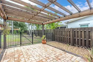 4201 Des Moines St NE, Saint Petersburg, FL 33703 - Photo 19