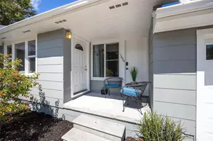 1024 Michigan Dr E, Dunedin, FL 34698 - Photo 3