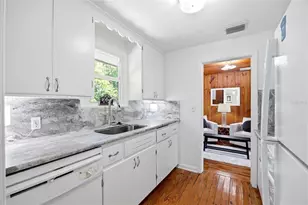 1024 Michigan Dr E, Dunedin, FL 34698 - Photo 9