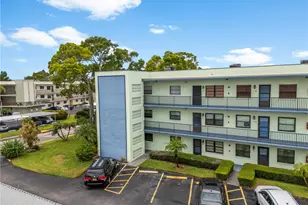 5973 Terrace Park Dr N, Saint Petersburg, FL 33709 - Photo 3