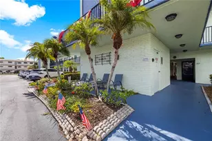 5973 Terrace Park Dr N, Saint Petersburg, FL 33709 - Photo 5