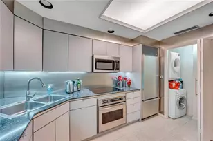 1 Beach Dr SE, Saint Petersburg, FL 33701 - Photo 9