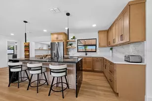 6196 44th Ave N, Saint Petersburg, FL 33709 - Photo 11