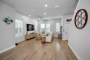 2458 Mangum Ct, Sarasota, FL 34237 - Photo 19