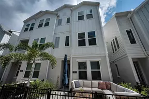 2458 Mangum Ct, Sarasota, FL 34237 - Photo 9