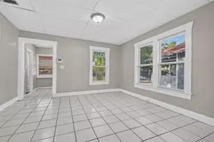 1042 8th Ave S, Saint Petersburg, FL 33705 - Photo 5