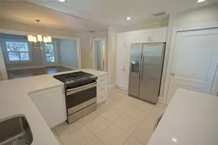 1430 1st St N, Saint Petersburg, FL 33704 - Photo 9