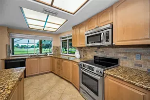 4995 Camberley Ln, Oldsmar, FL 34677 - Photo 11