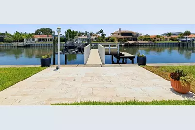 1974 Hawaii Avenue NE, Saint Petersburg, FL 33703 - Photo 5