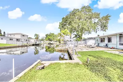 9472 Treasure Lane NE, Saint Petersburg, FL 33702 - Photo 31
