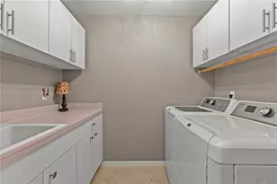 10522 Chambers Dr, Tampa, FL 33626 - Photo 37