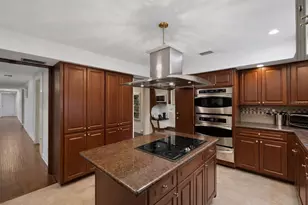 708 Warren Rd, Lutz, FL 33548 - Photo 31