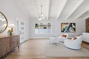 8452 6th St N, Saint Petersburg, FL 33702 - Photo 9