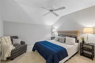 460 Date Palm Ct NE, Saint Petersburg, FL 33703 - Photo 19