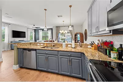 28425 Pleasant Bay Loop, Wesley Chapel, FL 33543 - Photo 9
