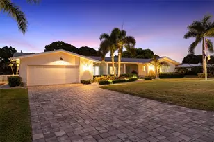 616 Pineland Ave, Belleair, FL 33756 - Photo 1
