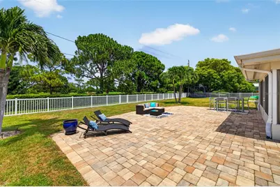 616 Pineland Avenue, Belleair, FL 33756 - Photo 25