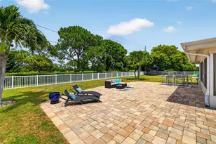 616 Pineland Ave, Belleair, FL 33756 - Photo 25