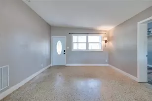 5601 Cedar St NE, Saint Petersburg, FL 33703 - Photo 7