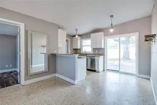5601 Cedar St NE, Saint Petersburg, FL 33703 - Photo 13
