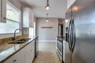5601 Cedar St NE, Saint Petersburg, FL 33703 - Photo 9