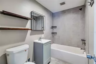 5601 Cedar St NE, Saint Petersburg, FL 33703 - Photo 21
