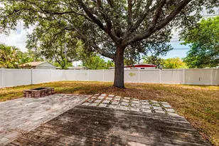 5601 Cedar St NE, Saint Petersburg, FL 33703 - Photo 25