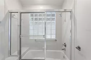 2869 Seabreeze Dr S, Saint Petersburg, FL 33707 - Photo 29