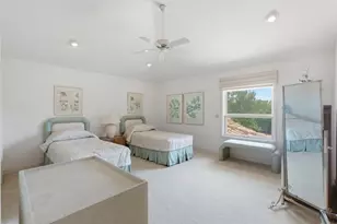 2869 Seabreeze Dr S, Saint Petersburg, FL 33707 - Photo 33