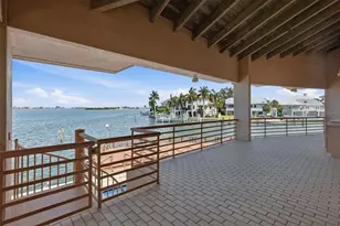 2869 Seabreeze Dr S, Gulfport, FL 33707 - Photo 13