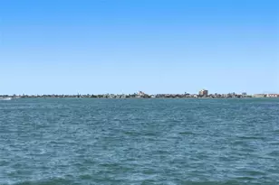 2869 Seabreeze Dr S, Saint Petersburg, FL 33707 - Photo 3
